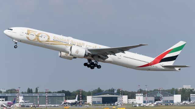 A6-EPB::Emirates Airline